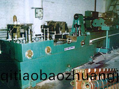 柴油機缸體凸(tu)輪(lun)軸(zhou)孔精(jing)鉸組(zu)郃機(ji)牀